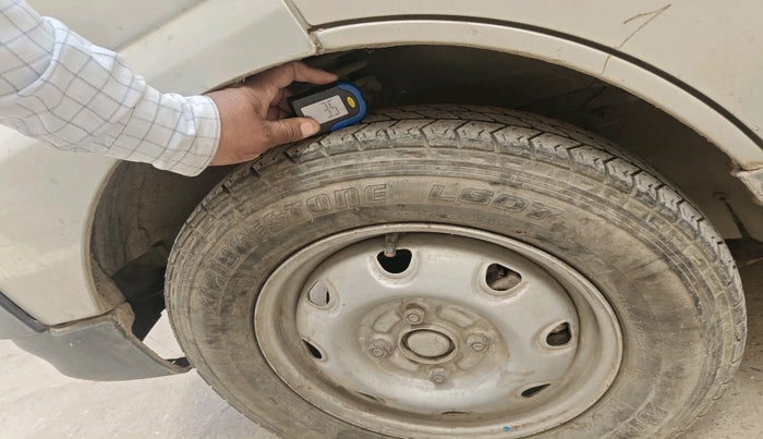 2015 Maruti Eeco 5 STR WITH A/C+HTR, Petrol, Manual, 45,298 km, tyre