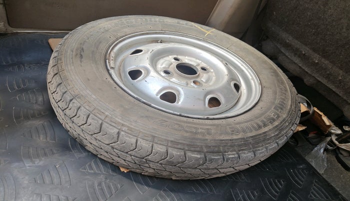 2015 Maruti Eeco 5 STR WITH A/C+HTR, Petrol, Manual, 45,298 km, tyre