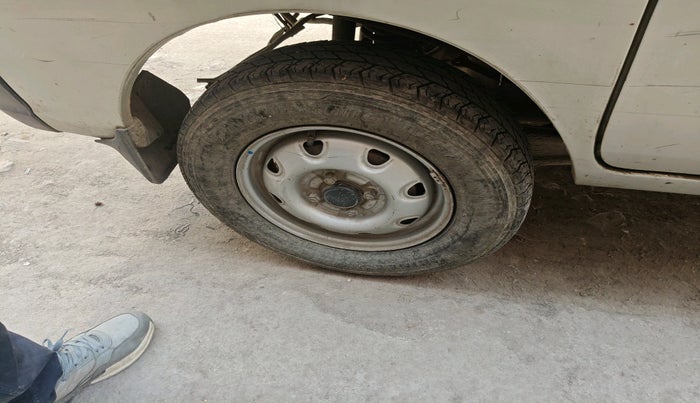 2015 Maruti Eeco 5 STR WITH A/C+HTR, Petrol, Manual, 45,298 km, tyre