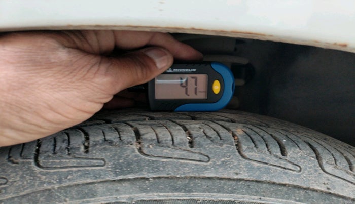 2011 Maruti Alto LXI, Petrol, Manual, 1,30,784 km, tyre