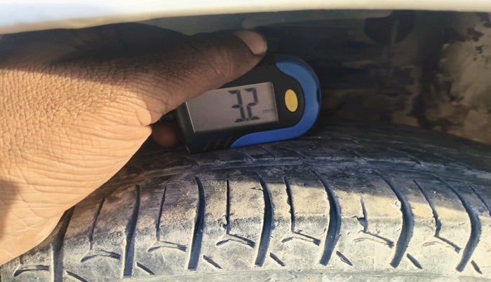 2011 Maruti Alto K10 VXI, Petrol, Manual, 1,29,452 km, tyre