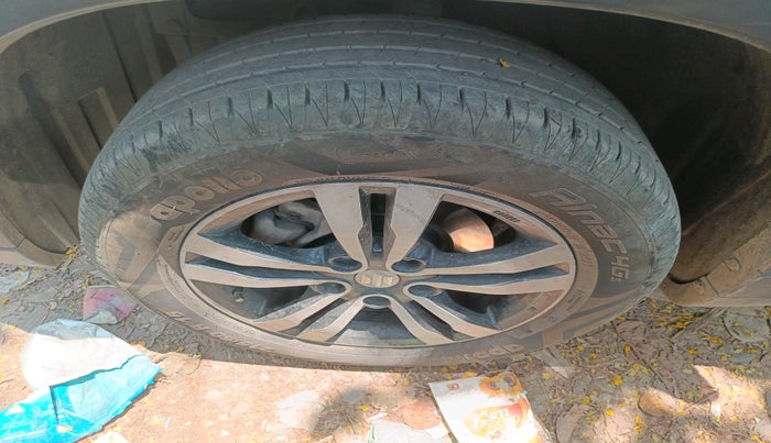 2021 Maruti Vitara Brezza VXI, Petrol, Manual, 1,66,460 km, tyre