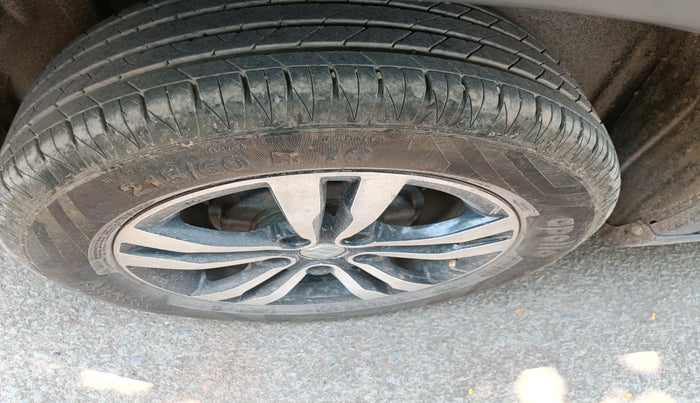 2021 Maruti Vitara Brezza VXI, Petrol, Manual, 1,66,460 km, tyre