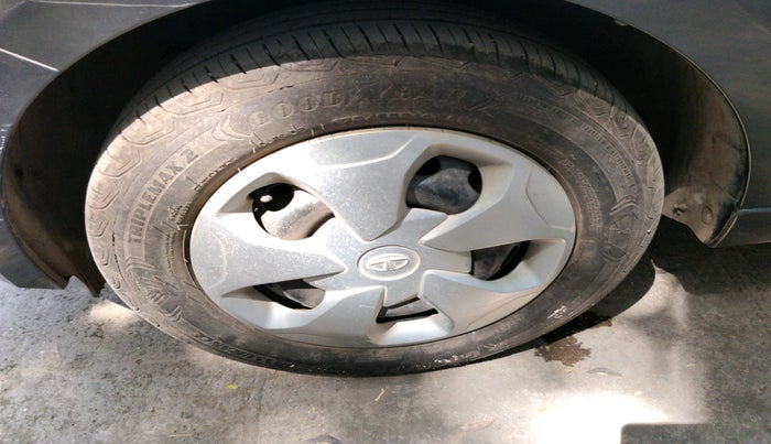 2021 Tata Tiago XT (O) PETROL, Petrol, Manual, 6,073 km, tyre