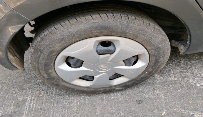 2021 Tata Tiago XT (O) PETROL, Petrol, Manual, 6,073 km, tyre