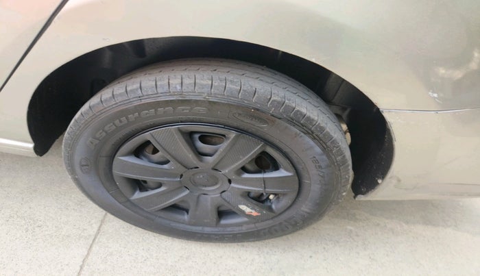 2012 Skoda Rapid AMBITION 1.6 TDI CR MT, Diesel, Manual, 1,93,425 km, tyre