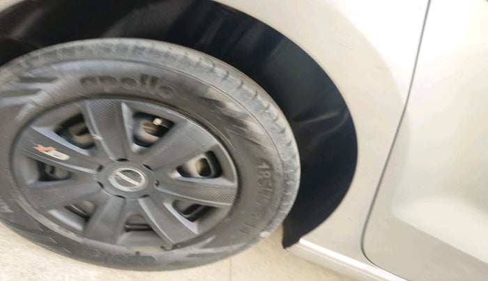 2012 Skoda Rapid AMBITION 1.6 TDI CR MT, Diesel, Manual, 1,93,425 km, tyre