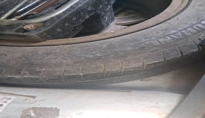 2011 Volkswagen Jetta COMFORTLINE 2.0L TDI, Diesel, Manual, 92,294 km, tyre