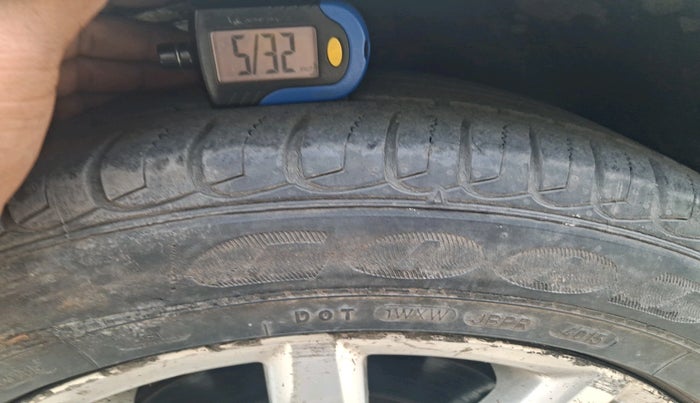 2011 Volkswagen Jetta COMFORTLINE 2.0L TDI, Diesel, Manual, 92,294 km, tyre