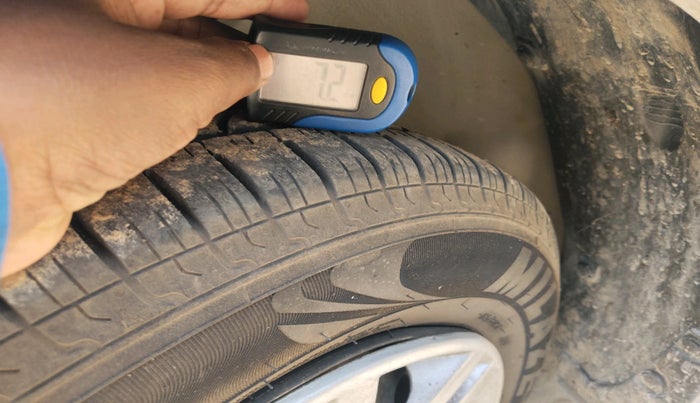 2018 Maruti Dzire VDI, Diesel, Manual, 1,29,801 km, tyre