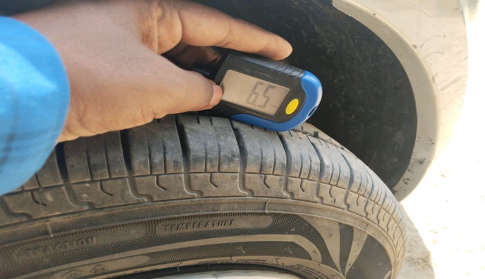 2018 Maruti Dzire VDI, Diesel, Manual, 1,29,801 km, tyre