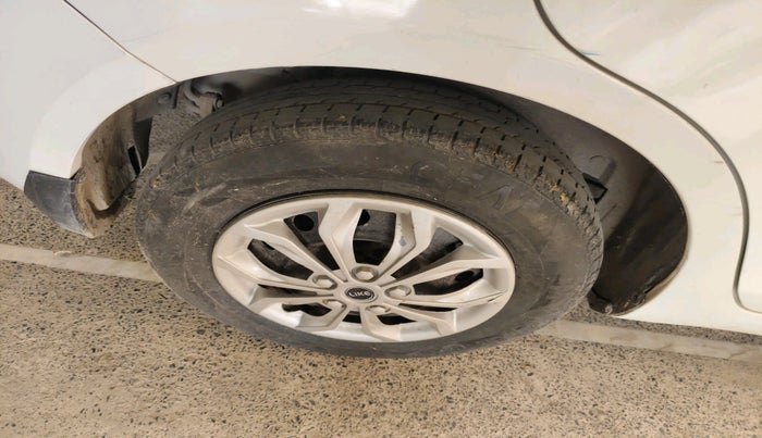 2012 Maruti Swift Dzire VDI, Diesel, Manual, 2,13,510 km, tyre