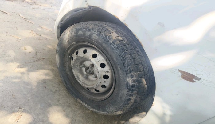 2012 Maruti Swift LDI, Diesel, Manual, 1,90,054 km, tyre