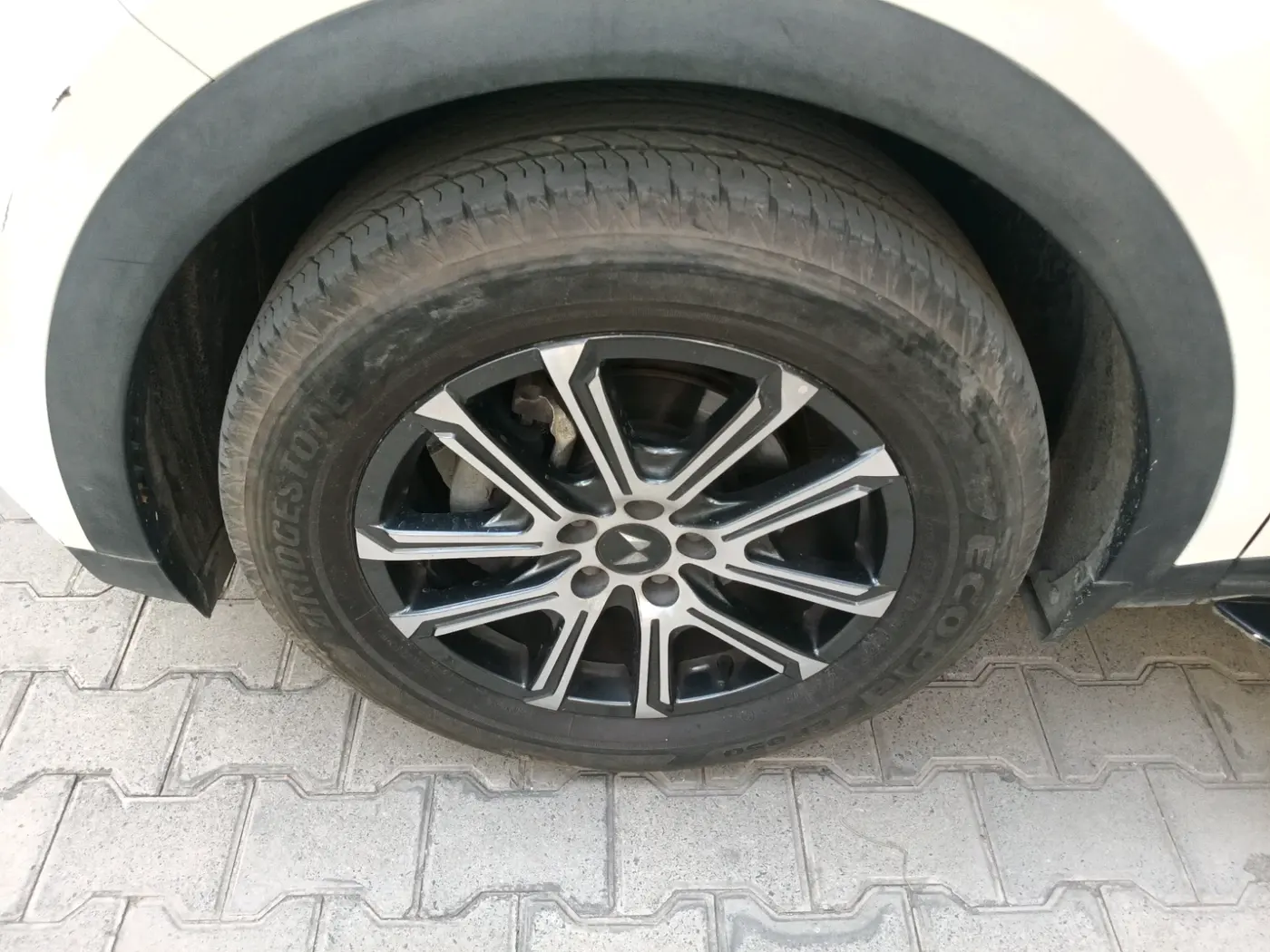 2023 Mahindra XUV700 AX 7 P MT 7 STR, Petrol, Manual, 11,184 km, tyre