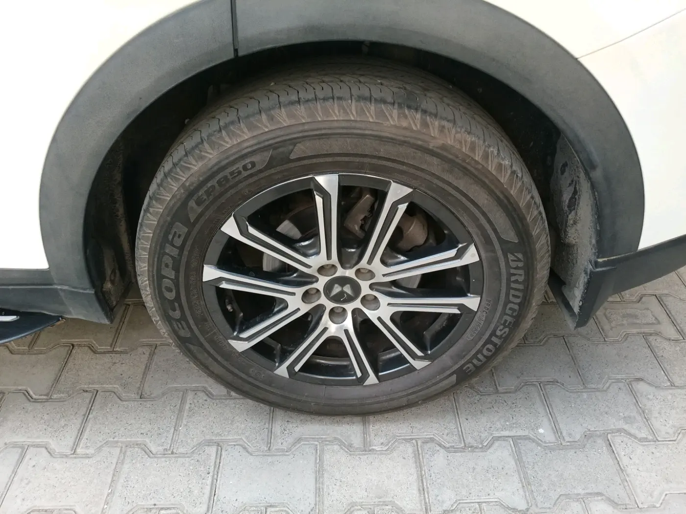 2023 Mahindra XUV700 AX 7 P MT 7 STR, Petrol, Manual, 11,184 km, tyre