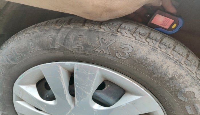 2012 Maruti Swift Dzire VXI, Petrol, Manual, 66,451 km, tyre