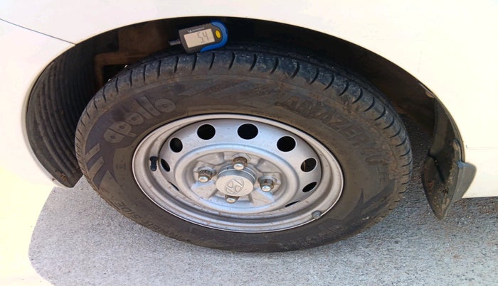 2012 Hyundai Eon ERA + LPG, Petrol, Manual, 1,78,251 km, tyre