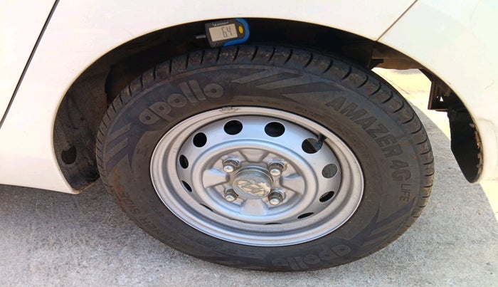 2012 Hyundai Eon ERA + LPG, Petrol, Manual, 1,78,251 km, tyre