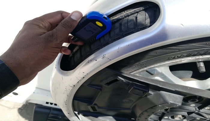 2013 Mahindra Quanto C8, Diesel, Manual, 99,617 km, tyre