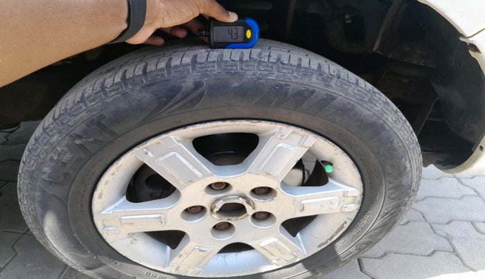 2013 Mahindra Quanto C8, Diesel, Manual, 99,617 km, tyre