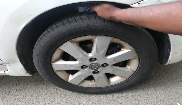 2012 Nissan Micra XV DIESEL, Diesel, Manual, 1,20,356 km, tyre