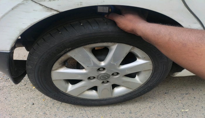 2012 Nissan Micra XV DIESEL, Diesel, Manual, 1,20,356 km, tyre