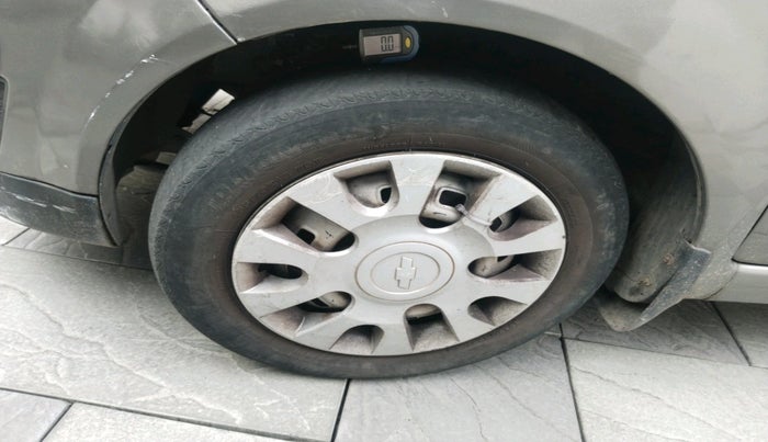 2013 Chevrolet Spark LS 1.0, Petrol, Manual, 63,930 km, tyre