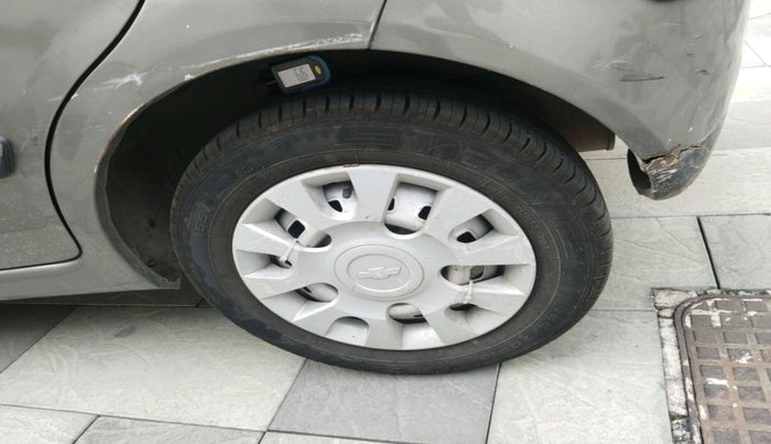 2013 Chevrolet Spark LS 1.0, Petrol, Manual, 63,930 km, tyre