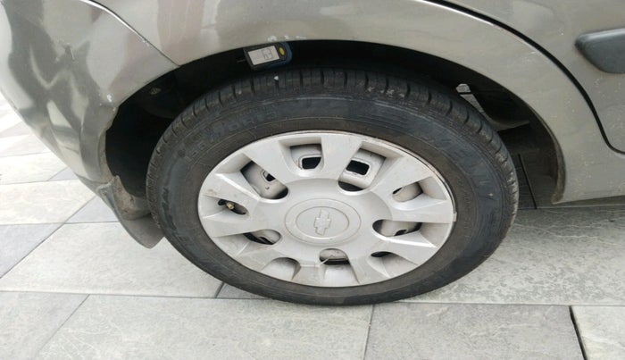 2013 Chevrolet Spark LS 1.0, Petrol, Manual, 63,930 km, tyre