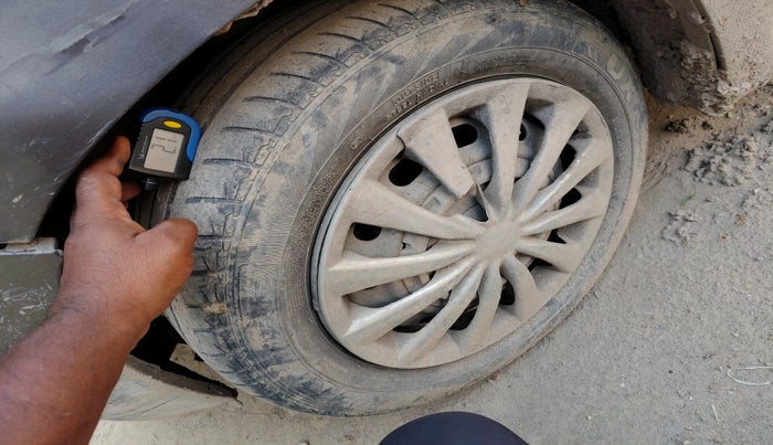 2017 Mahindra Kuv100 K2 D 6 STR, Diesel, Manual, 39,263 km, tyre