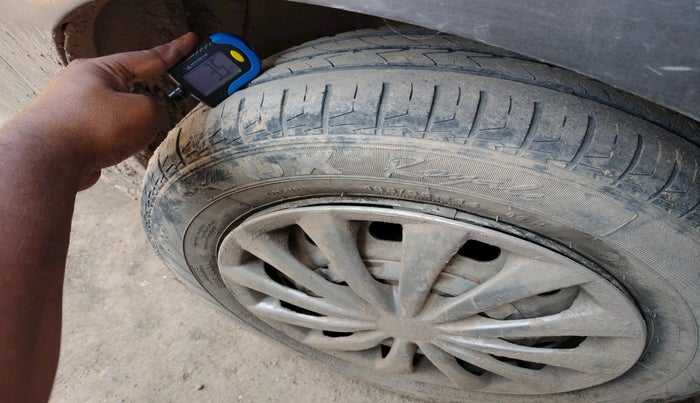 2017 Mahindra Kuv100 K2 D 6 STR, Diesel, Manual, 39,263 km, tyre