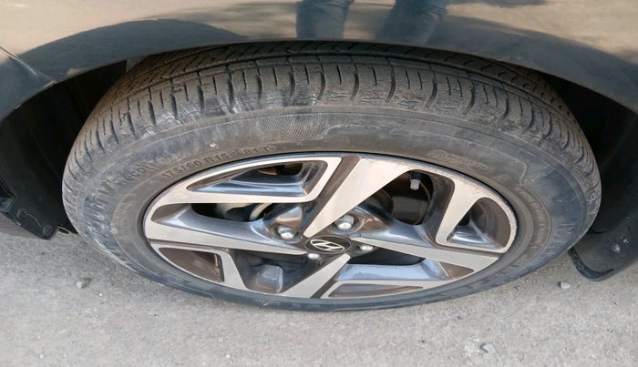 2022 Hyundai AURA SX 1.2 CNG, CNG, Manual, 46,436 km, tyre