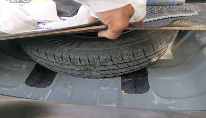 2022 Hyundai AURA SX 1.2 CNG, CNG, Manual, 46,436 km, tyre