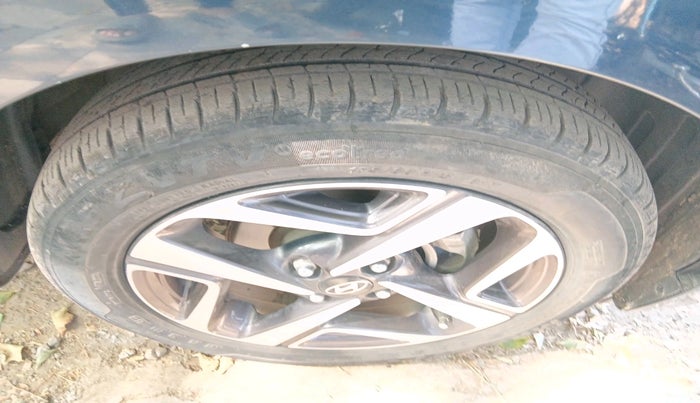 2022 Hyundai AURA SX 1.2 CNG, CNG, Manual, 46,436 km, tyre