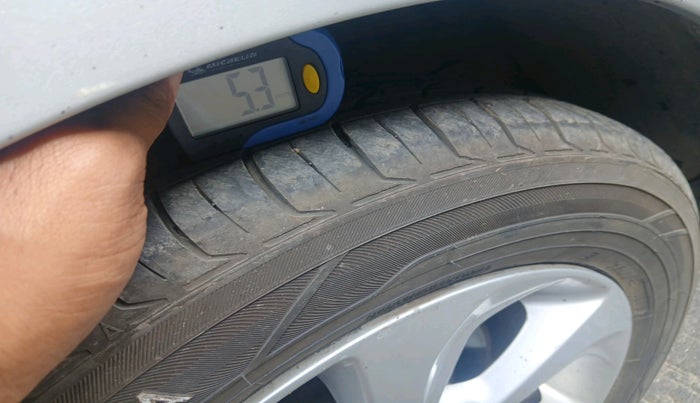 2017 Hyundai Xcent SX 1.2, Petrol, Manual, 77,710 km, tyre