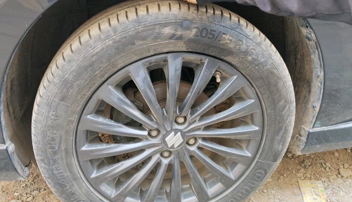 2016 Maruti Ciaz ZXI+ RS, Petrol, Manual, 59,139 km, tyre