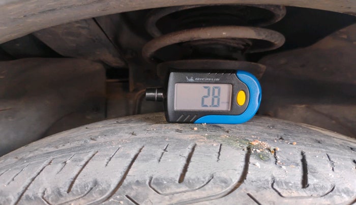 2011 Ford Fiesta EXI 1.6 PETROL, Petrol, Manual, 1,00,956 km, tyre