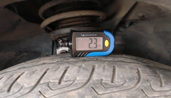 2011 Ford Fiesta EXI 1.6 PETROL, Petrol, Manual, 1,00,956 km, tyre