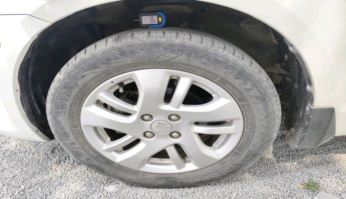 2012 Maruti Swift Dzire ZXI, Petrol, Manual, 24,596 km, tyre