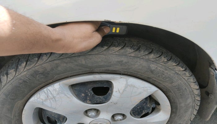 2013 Hyundai Santro Xing GLS, CNG, Manual, 1,25,061 km, tyre