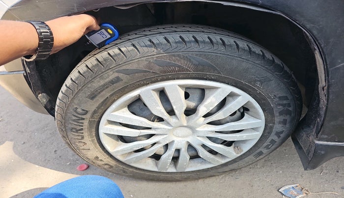 2016 Mahindra Kuv100 K4 6 STR, Petrol, Manual, 73,362 km, tyre