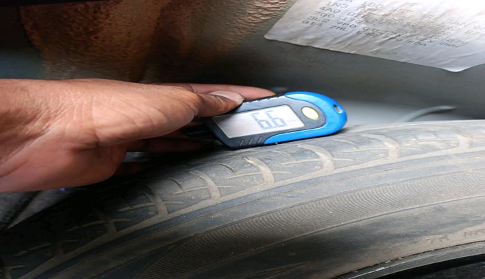 2016 Volkswagen Ameo HIGHLINE DSG 1.5 DIESEL , Diesel, Automatic, 1,08,130 km, tyre