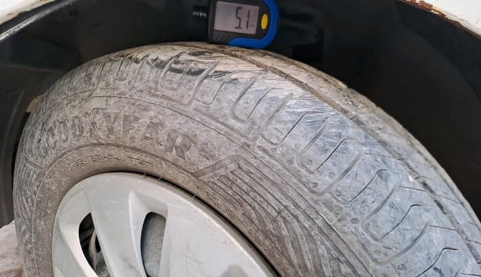 2013 Hyundai i10 SPORTZ 1.2, Petrol, Manual, 53,333 km, tyre