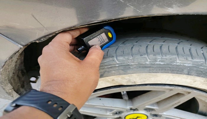 2019 Maruti Alto 800 LXI, CNG, Manual, 54,171 km, tyre