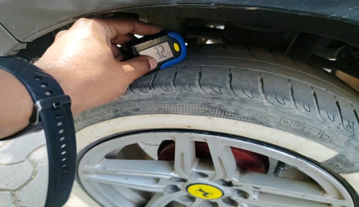 2019 Maruti Alto 800 LXI, CNG, Manual, 54,171 km, tyre