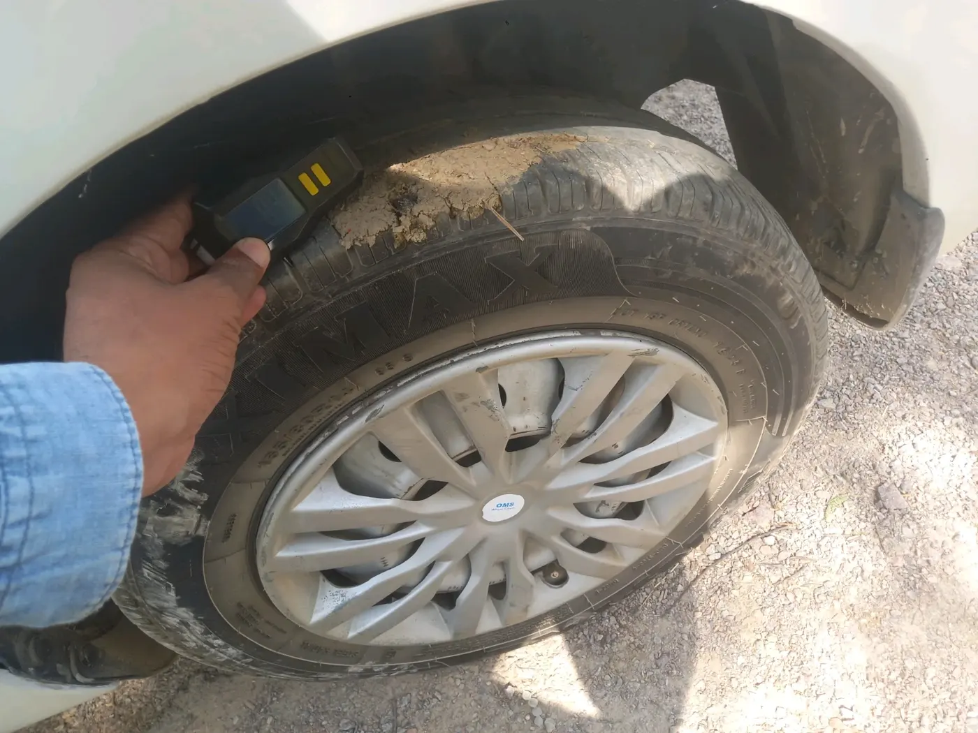 2023 Maruti Dzire TOUR S CNG, CNG, Manual, 49,441 km, tyre
