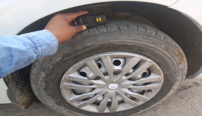 2023 Maruti Dzire TOUR S CNG, CNG, Manual, 49,441 km, tyre