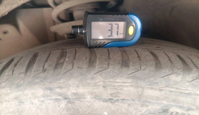 2017 Jeep Compass LIMITED 2.0 DIESEL, Diesel, Manual, 1,14,820 km, tyre