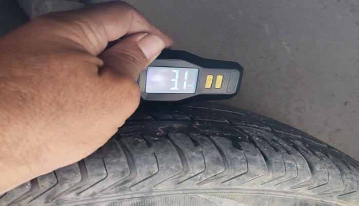 2008 Ford Fiesta SXI 1.4 DIESEL, Diesel, Manual, 2,07,838 km, tyre