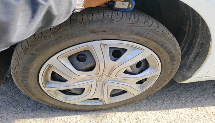 2022 Tata ALTROZ XTA, Petrol, Automatic, 5,448 km, tyre